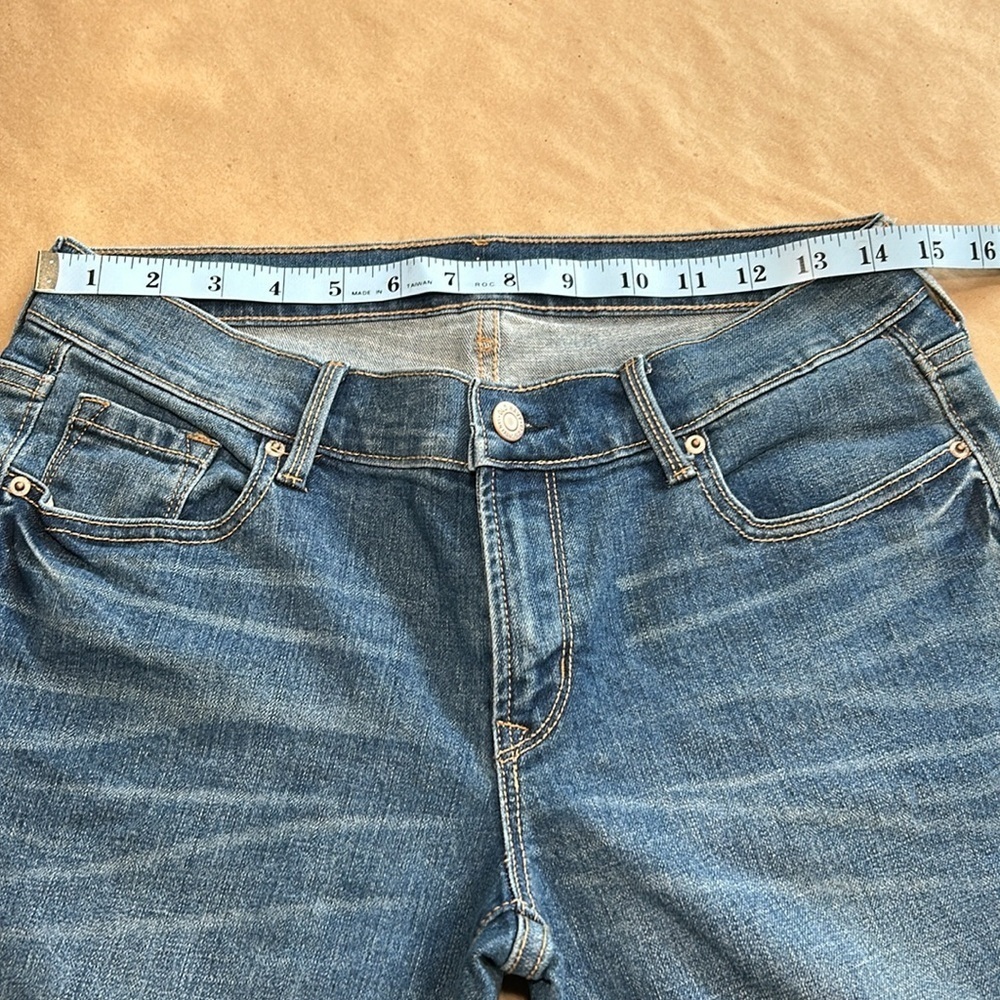 Old Navy Original Mid Rise Straight Leg Jean Sz 4 Short - Picture 7 of 12